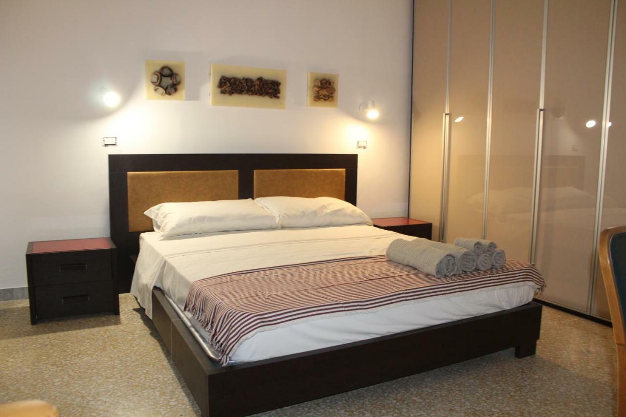 Porta Deuropa Bed & Breakfast Lecce Eksteriør bilde